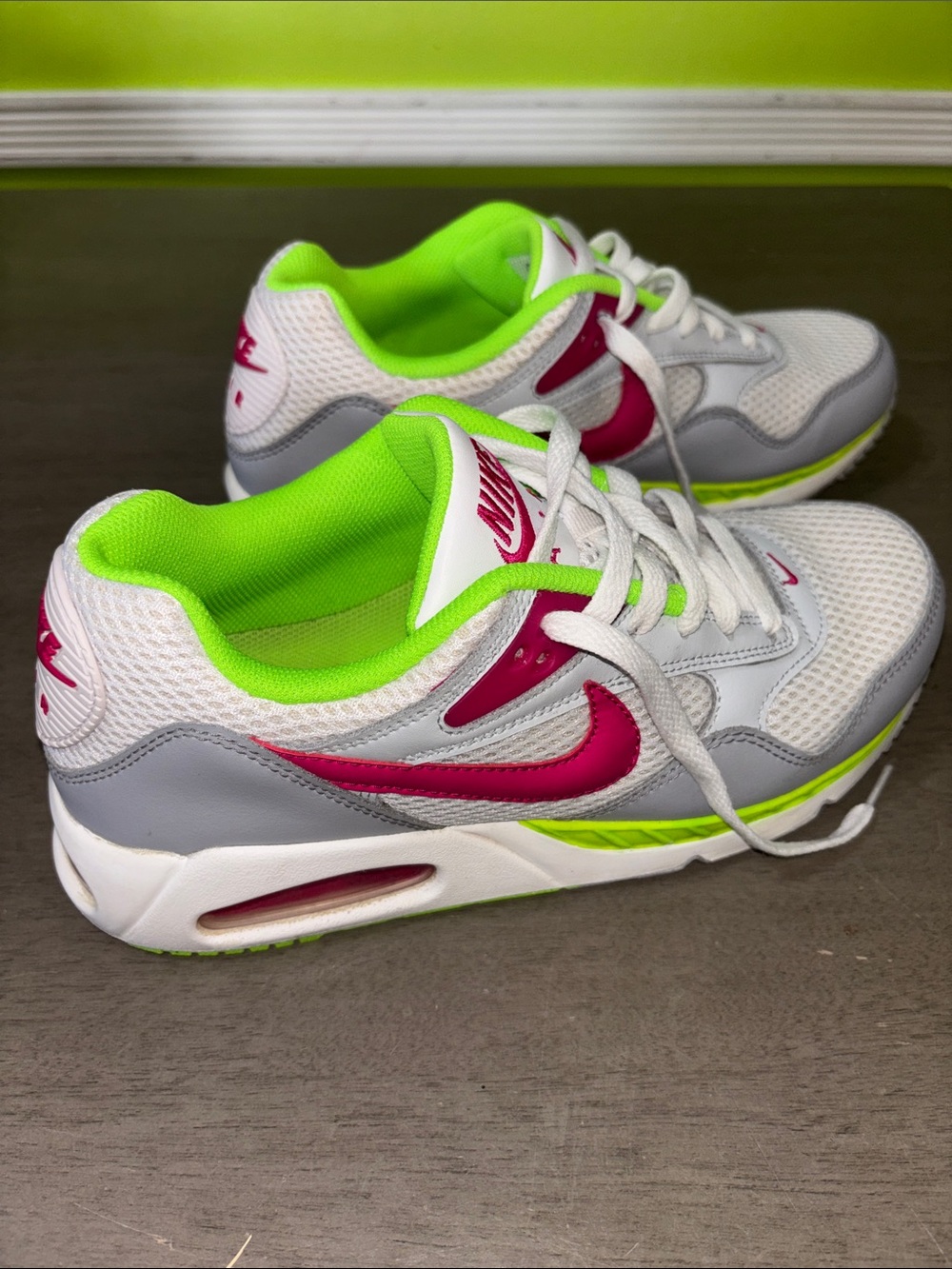 Nike Women’s Air Max Correlate (size 9.5) - Picture 5 of 9